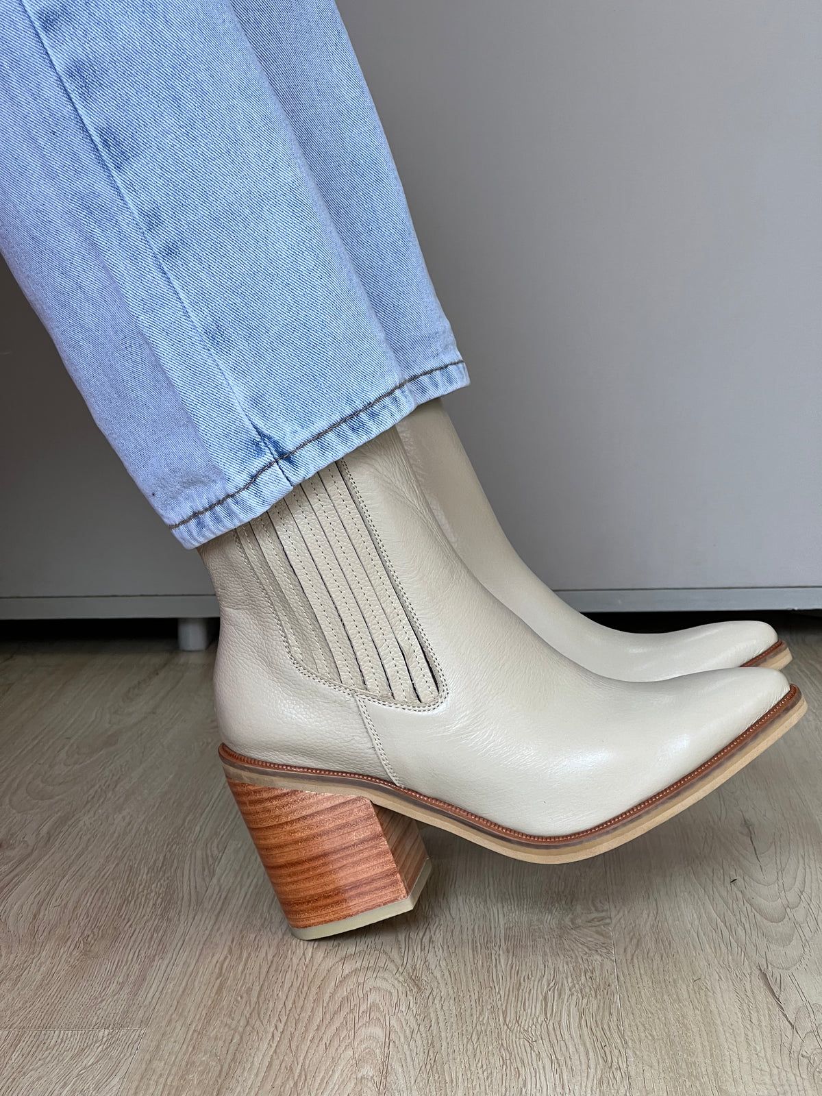 Botín en Cuero Ensueño Beige